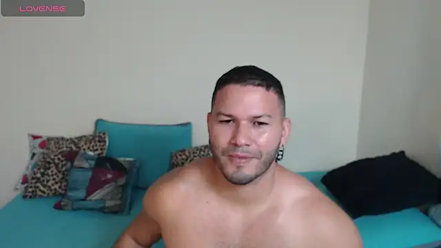Snapshot of Tim_mz01 chatting on 05-07-26, 12:54 Tim mz01 online show from 05-07-26, 12:54