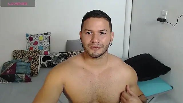 Snapshot of Tim_mz01 chatting on 06-03-26, 03:17 Tim mz01 online show from 06-03-26, 03:17
