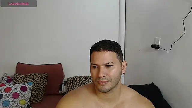 Snapshot of Tim_mz01 chatting on 06-10-26, 12:59 Tim mz01 online show from 06-10-26, 12:59