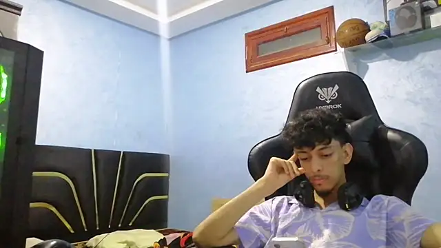 Snapshot of Dark_DesireX chatting on 09-15-25, 05:02 Dark DesireX online show from 09-15-25, 05:02
