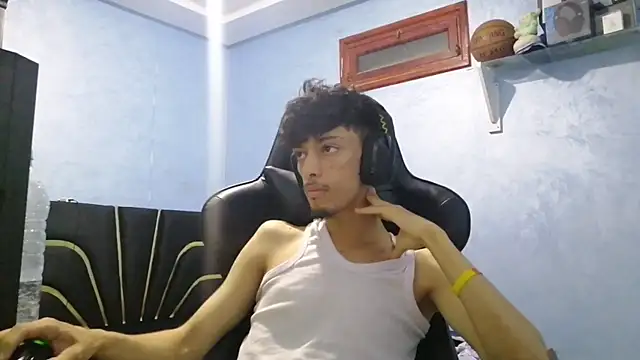 Snapshot of Dark_DesireX chatting on 10-08-25, 02:47 Dark DesireX online show from 10-08-25, 02:47