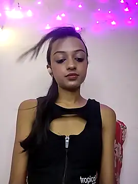 Snapshot of Your-Kitkat chatting on 11-07-25, 06:52 Your-Kitkat online show from 11-07-25, 06:52