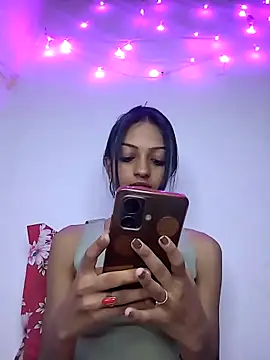 Snapshot of Your-Kitkat chatting on 11-14-25, 05:33 Your-Kitkat online show from 11-14-25, 05:33