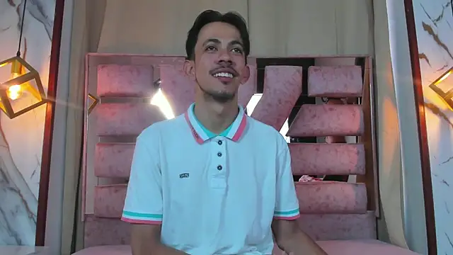 Snapshot of kameron_and_Nick chatting on 11-25-25, 08:20 kameron and Nick online show from 11-25-25, 08:20