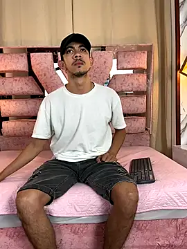 Snapshot of kameron_and_Nick chatting on 12-16-25, 07:19 kameron and Nick online show from 12-16-25, 07:19