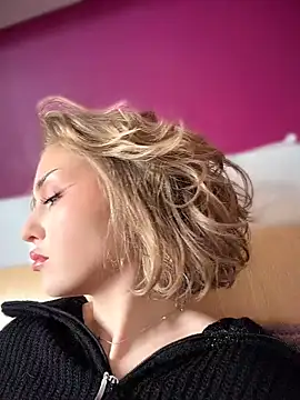 KellyKeler online show from 04-12-26, 10:09