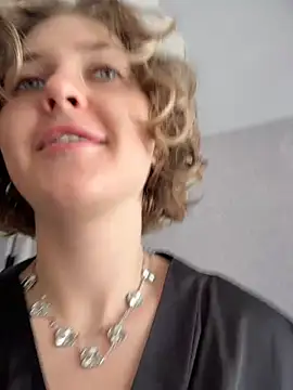 Snapshot of KellyKeler chatting on 06-26-26, 11:25 KellyKeler online show from 06-26-26, 11:25