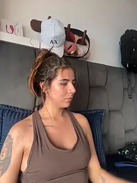 Snapshot of AllieYourGirl chatting on 11-11-25, 07:03 AllieYourGirl online show from 11-11-25, 07:03