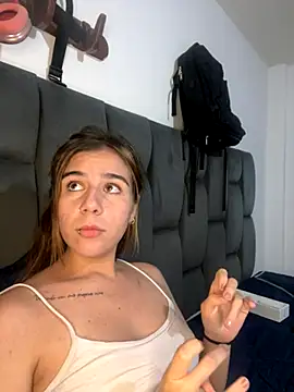 Snapshot of AllieYourGirl chatting on 11-26-25, 11:39 AllieYourGirl online show from 11-26-25, 11:39