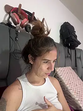 Snapshot of AllieYourGirl chatting on 12-20-25, 10:50 AllieYourGirl online show from 12-20-25, 10:50