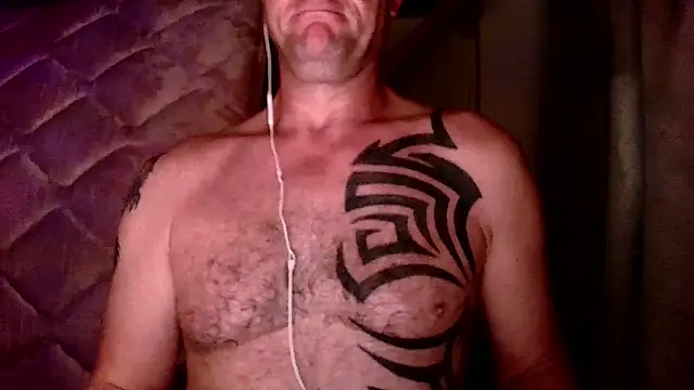 Snapshot of Yournaughty chatting on 10-05-25, 05:17 Yournaughty online show from 10-05-25, 05:17