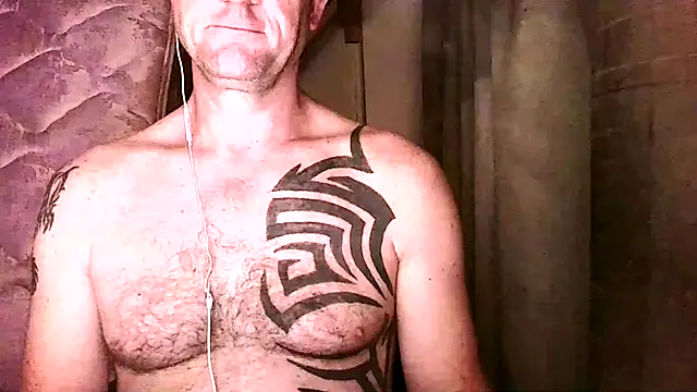 Snapshot of Yournaughty chatting on 11-13-25, 05:50 Yournaughty online show from 11-13-25, 05:50