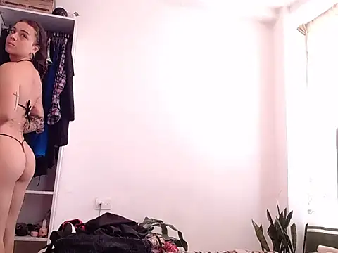 Snapshot of saara_johnson496 chatting on 03-16-26, 01:26 saara johnson496 online show from 03-16-26, 01:26