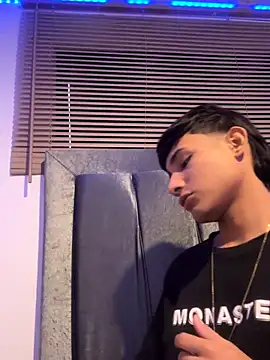 Snapshot of cody_fox10 chatting on 11-06-25, 08:43 cody fox10 online show from 11-06-25, 08:43