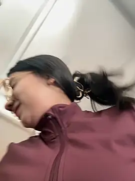 Michelle Zoe online show from 11-23-25, 03:23