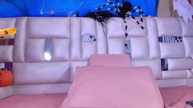 emmacurvy online show from 10-28-25, 03:21