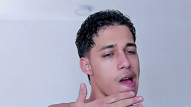 Snapshot of orionblaze69_ chatting on 06-12-26, 05:56 orionblaze69 online show from 06-12-26, 05:56