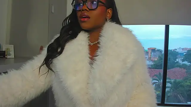 Snapshot of ParisSalvatore chatting on 10-26-25, 01:17 ParisSalvatore online show from 10-26-25, 01:17