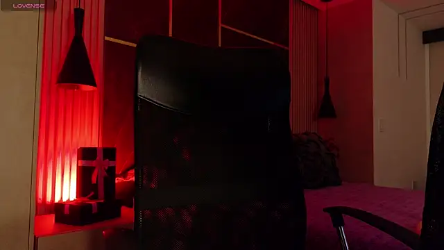 Snapshot of ParisSalvatore chatting on 01-13-26, 02:00 ParisSalvatore online show from 01-13-26, 02:00