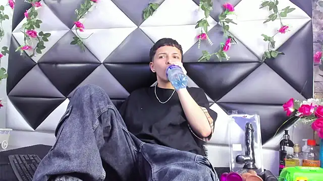 Megan Thompson  online show from 10-29-25, 02:25