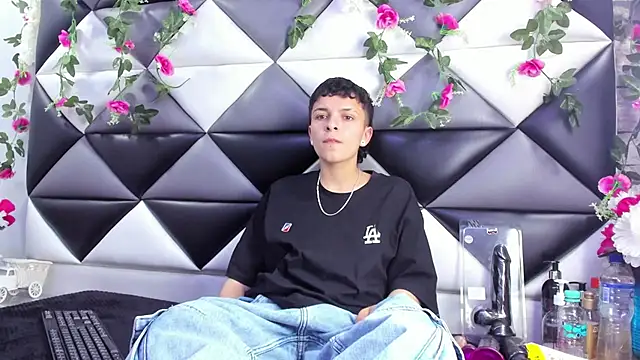 Megan Thompson  online show from 11-26-25, 02:12