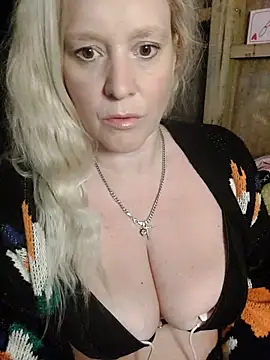 Bouncy-Bella28X online show from 09-13-25, 07:19