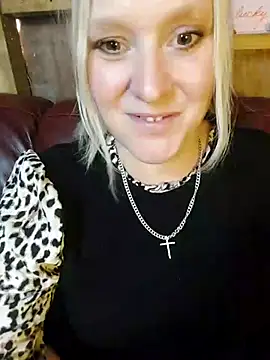 Bouncy-Bella28X online show from 11-04-25, 12:26