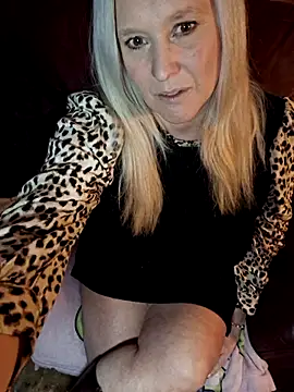 Bouncy-Bella28X online show from 01-12-26, 08:52