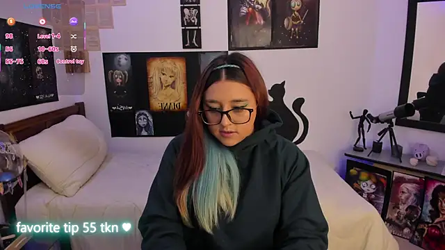 Snapshot of Cherry_blush_ chatting on 11-20-25, 07:35 Cherry blush online show from 11-20-25, 07:35