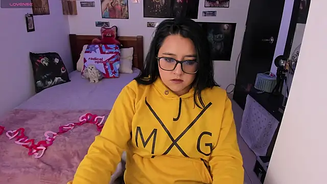 Snapshot of Cherry_blush_ chatting on 02-03-26, 09:20 Cherry blush online show from 02-03-26, 09:20