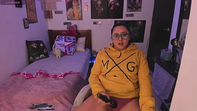 Snapshot of Cherry_blush_ chatting on 02-09-26, 05:17 Cherry blush online show from 02-09-26, 05:17