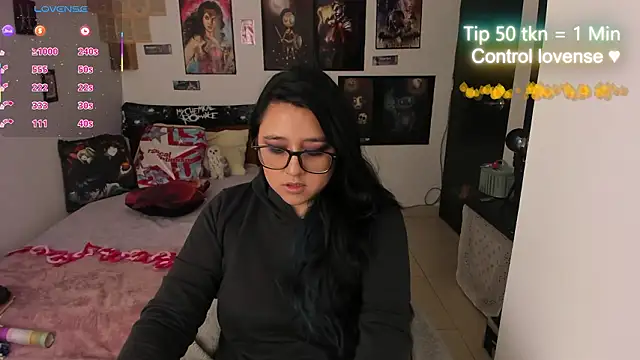 Snapshot of Cherry_blush_ chatting on 02-12-26, 08:15 Cherry blush online show from 02-12-26, 08:15