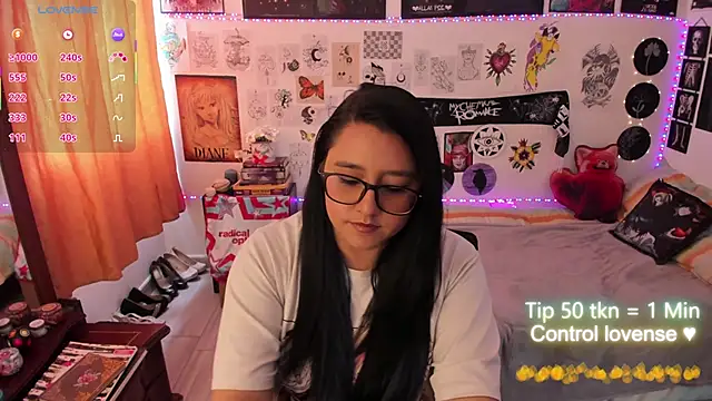 Snapshot of Cherry_blush_ chatting on 03-04-26, 08:04 Cherry blush online show from 03-04-26, 08:04