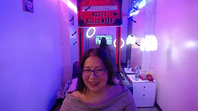 Snapshot of scarlett_widow_ chatting on 10-20-25, 02:45 scarlett widow online show from 10-20-25, 02:45