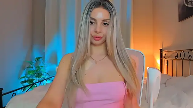 Snapshot of VelvetEliza chatting on 10-07-25, 08:06 VelvetEliza online show from 10-07-25, 08:06