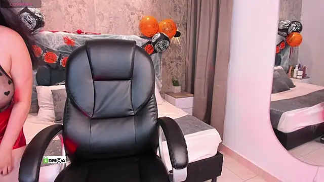 Snapshot of susanasmith18 chatting on 10-28-25, 08:55 susanasmith18 online show from 10-28-25, 08:55