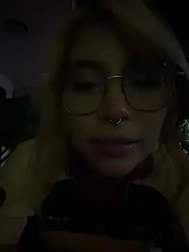 YunoRose  online show from 06-18-26, 03:29