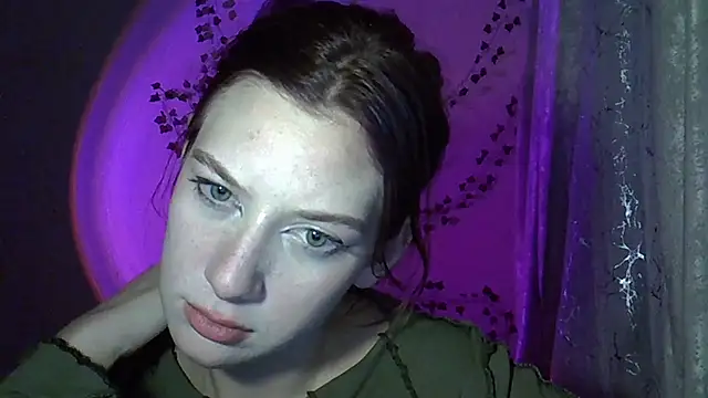 Lily Ember online show from 10-16-25, 10:11