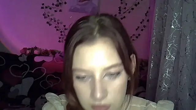 Lily Ember online show from 11-17-25, 05:08