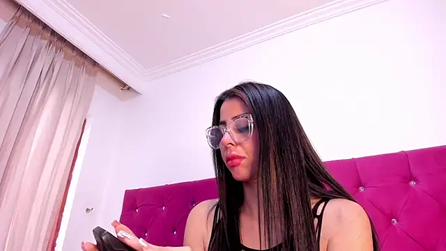Snapshot of cattaleya_villalobos chatting on 10-15-25, 01:44 cattaleya villalobos online show from 10-15-25, 01:44