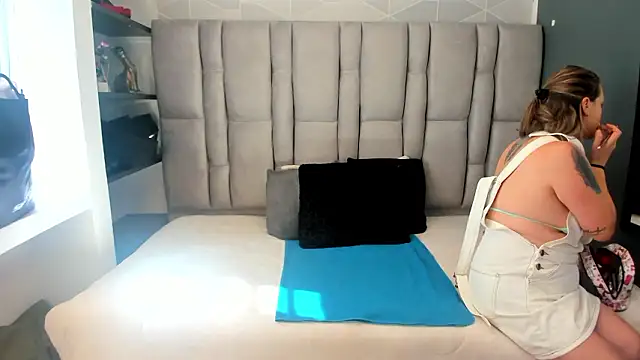 Charlot milf online show from 02-26-26, 02:38