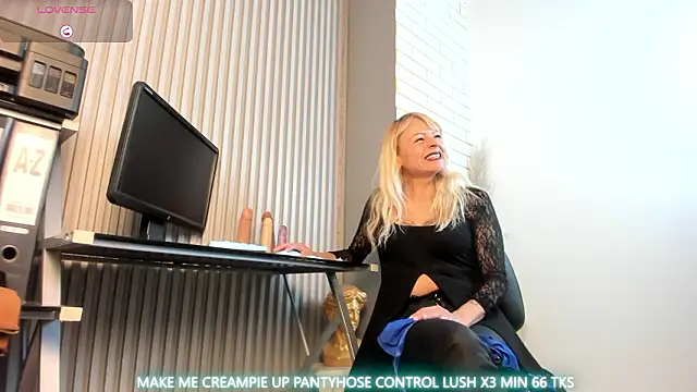 Snapshot of samanthajonexxx chatting on 02-20-26, 03:56 samanthajonexxx online show from 02-20-26, 03:56