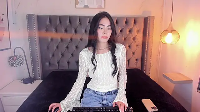 Snapshot of Anya_Belth chatting on 05-08-26, 02:33 Anya Belth online show from 05-08-26, 02:33