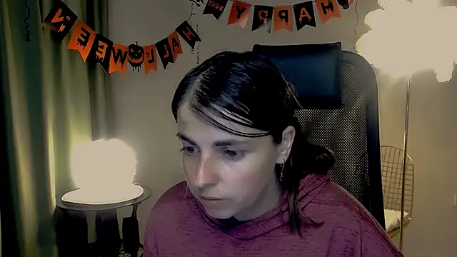 Snapshot of MartaEdams chatting on 10-29-25, 06:15 MartaEdams online show from 10-29-25, 06:15