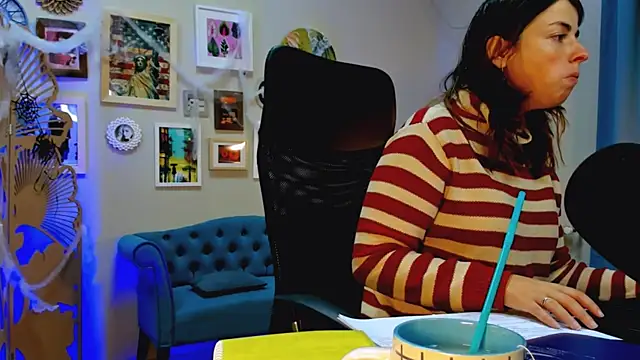 Snapshot of MartaEdams chatting on 11-05-25, 07:08 MartaEdams online show from 11-05-25, 07:08