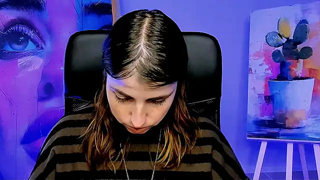 Snapshot of MartaEdams chatting on 11-11-25, 06:13 MartaEdams online show from 11-11-25, 06:13