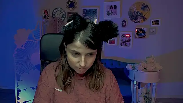 Snapshot of MartaEdams chatting on 11-17-25, 06:08 MartaEdams online show from 11-17-25, 06:08