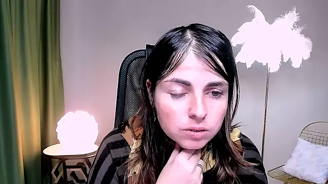 Snapshot of MartaEdams chatting on 11-19-25, 06:24 MartaEdams online show from 11-19-25, 06:24