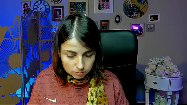 Snapshot of MartaEdams chatting on 11-24-25, 06:13 MartaEdams online show from 11-24-25, 06:13