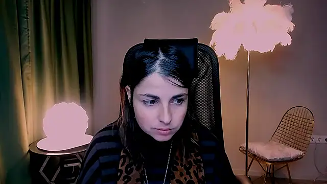 Snapshot of MartaEdams chatting on 12-05-25, 08:12 MartaEdams online show from 12-05-25, 08:12